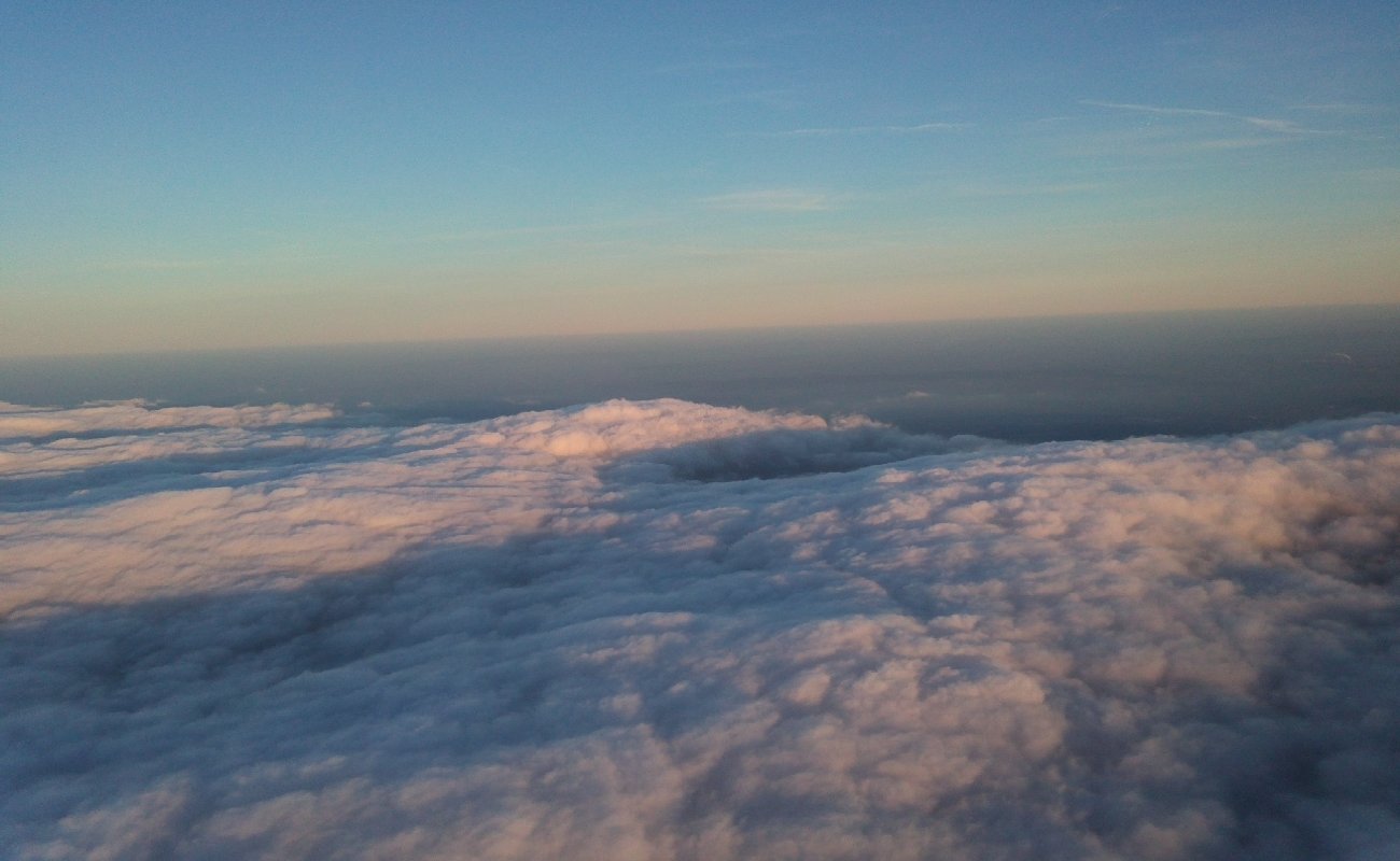 Wellenstrukturen an Wolkenkante