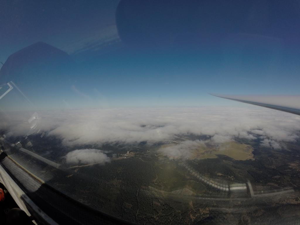 Blick auf den Keilberg über die Staubewölkung