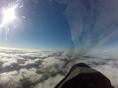 Rückflug Richtung Südwest mit zunehmender Bewölkung und abbauender Wellenaktivität